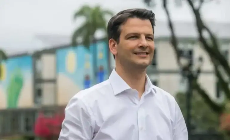 Eduardo Pimentel toma posse na Prefeitura de Curitiba em 1º de janeiro