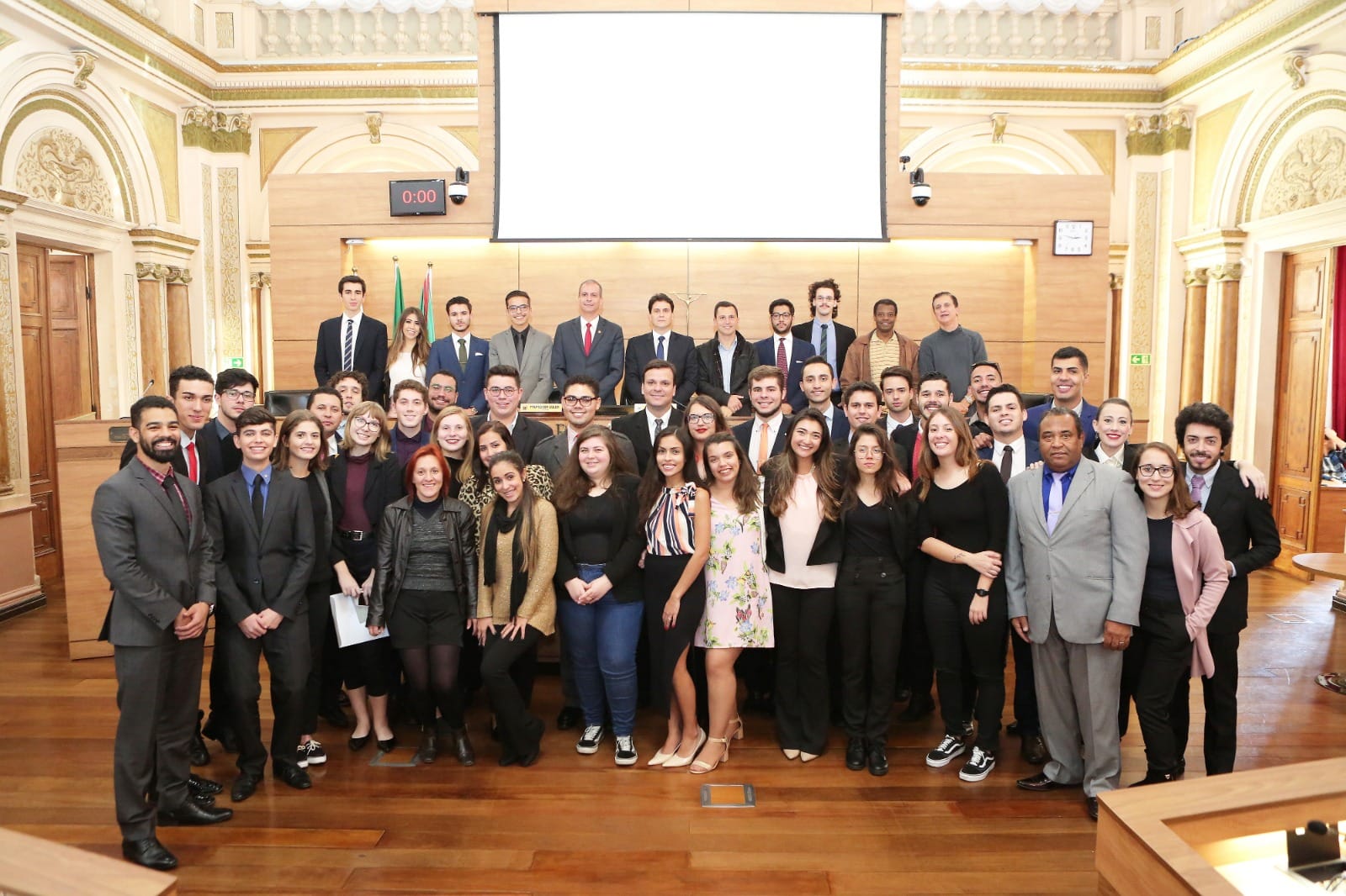 Câmara Municipal Universitária: proposta aproxima jovens da política