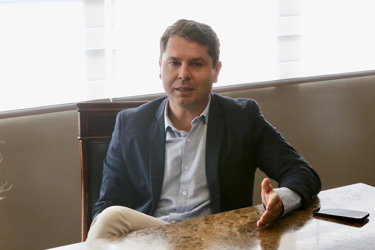 À frente da ALEP, Alexandre Curi acompanha seu nome crescer nas pesquisas eleitorais