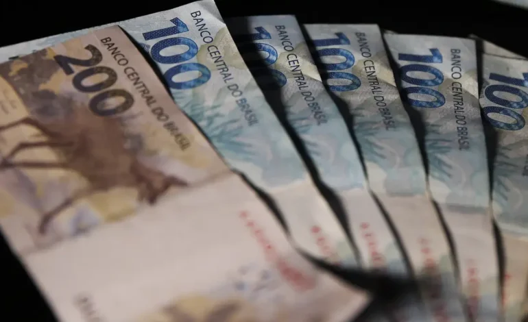 Salário mínimo a R$ 1.518 já está valendo