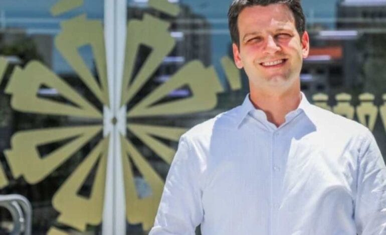 Aprovação de Eduardo Pimentel atinge 66% no primeiro mês de gestão em Curitiba