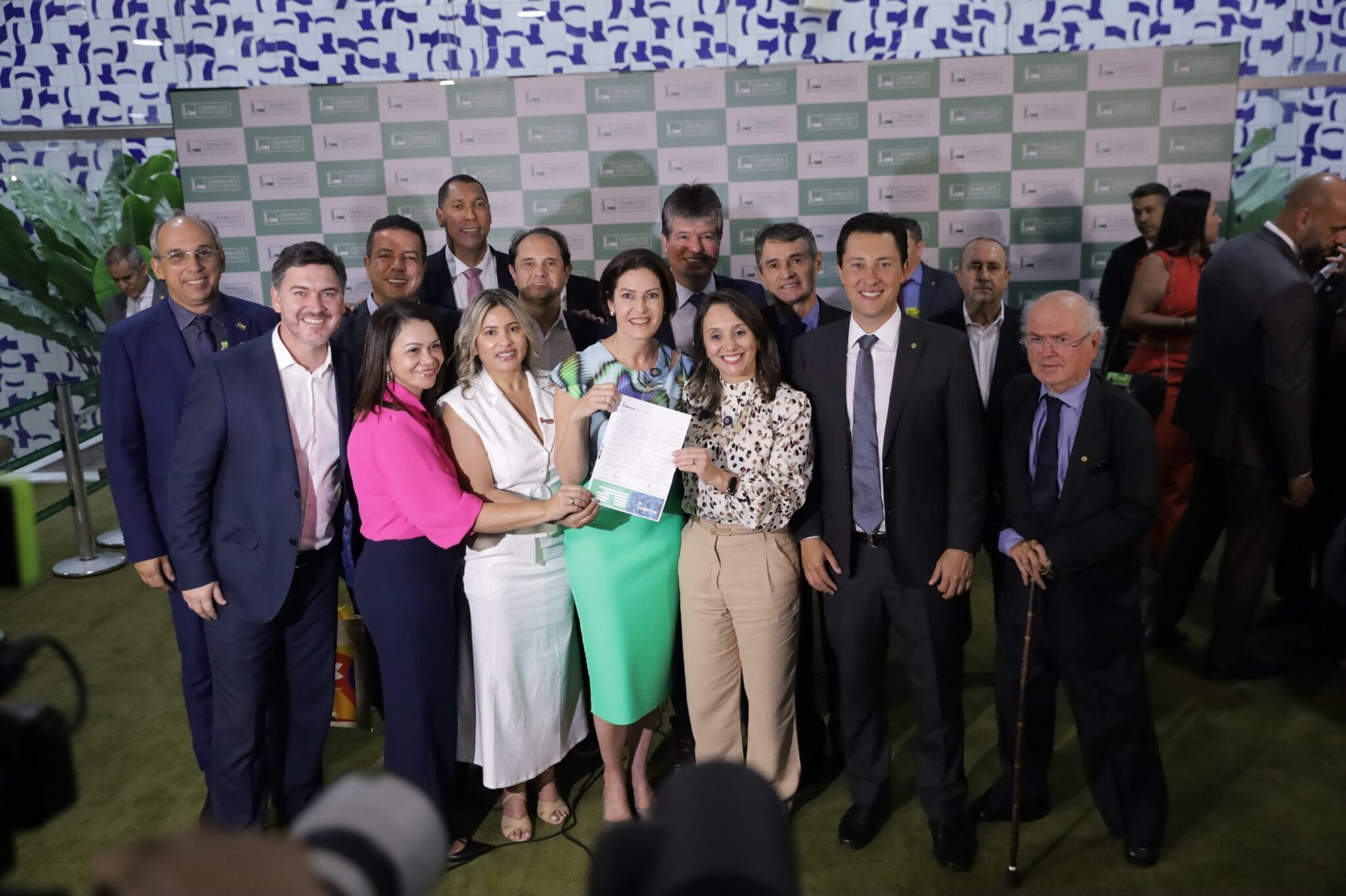 Podemos lança pré-candidatura de Cristina Graeml ao Senado em sua filiação
