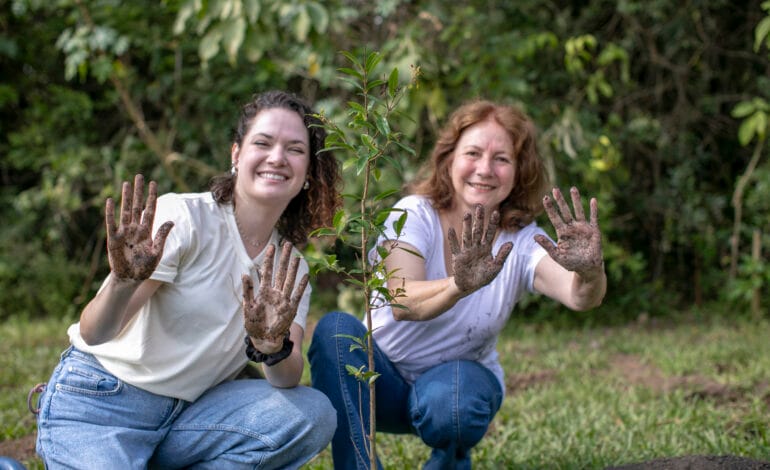 Campanha 7 mil árvores estreia com plantio de 332 mudas no Parque Barigui