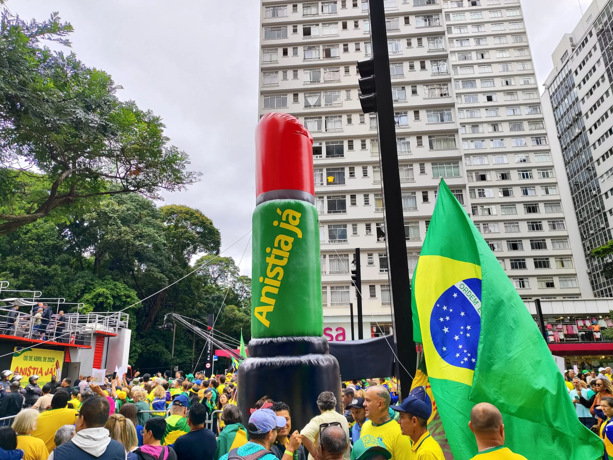 Deputado Tito Barichello promove “Marcha do Batom” em Curitiba a favor do PL da anistia aos presos do 8 de Janeiro
