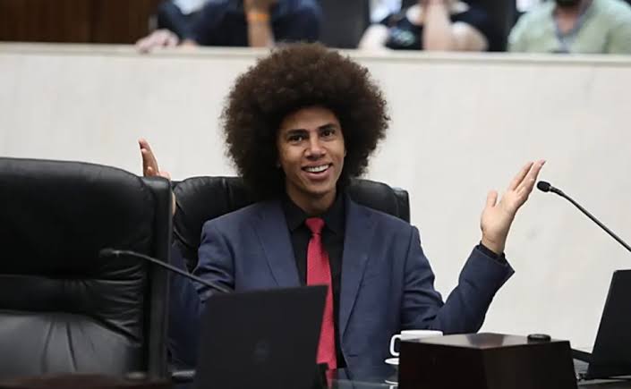 Conselho de Ética decide pela suspensão das prerrogativas parlamentares do deputado Renato Freitas (PT); parecer agora segue para a CCJ