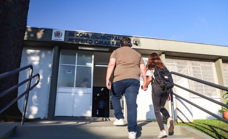 Câmara de Curitiba vota projeto que amplia transparência nas escolas municipais